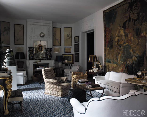 The drawing room's tapestry is by Rubens; a pair of 1940s sofas flanks a Willy Rizzo side table, the sculpture is by Raúl Valdivieso, and the rug was inspired by a vintage design.
