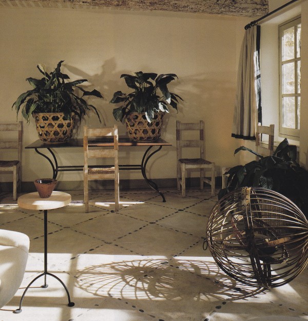 François Catroux Provençal farmhouse featured in Architectural Digest. Photo by Marina Faust.