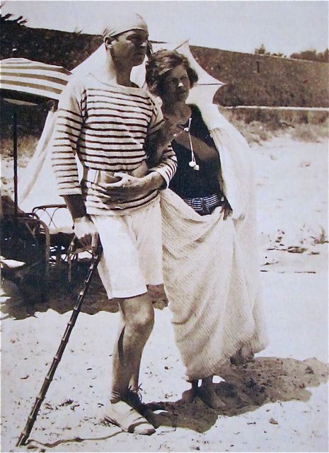 Sara and Gerald Murphy posing in distinctive Riviera style on the beach at La Garoupe, 1926.