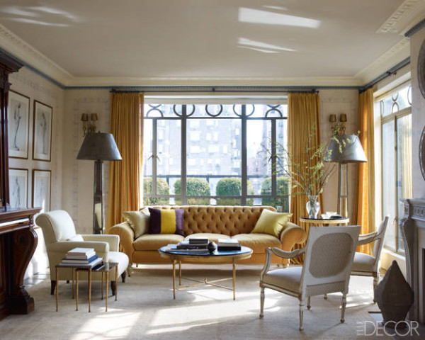 In the same year Stephen Sills injected a Manhattan living room with classic golden glamour. Photo: William Waldron.