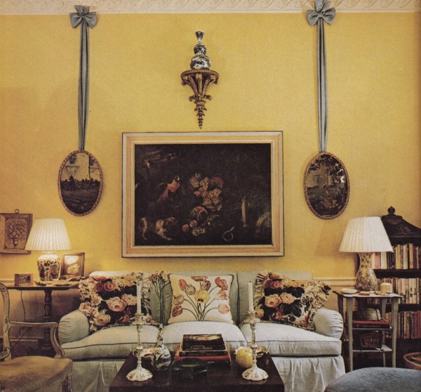 Mario Buatta, the "Prince of Chintz", continued the the legacy of Nancy Lancaster and John Fowler taste for colorful unselfconscious English country house-style interiors in his own Manhattan living room. he New York Times Book of Interior Design and Decoration, 1976. Photo by Richard Champion.