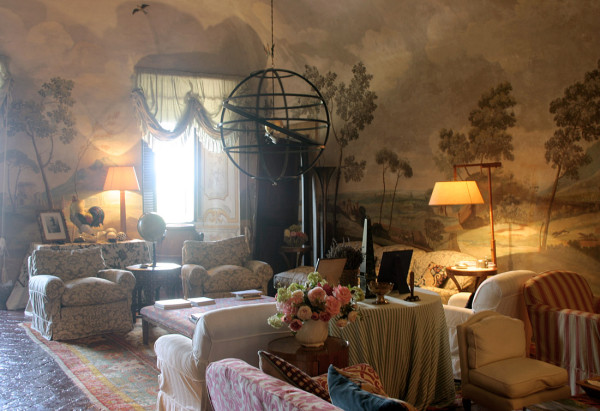 The salon at Palazzo Parisi. Photo courtesy of the villa's website.