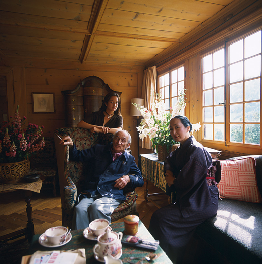 Baltus enjoying tea with wife, Setsuko, and daughter, Harumi, at the Grand Chalet in Rossinière. Photo by Alvaro Canovas.