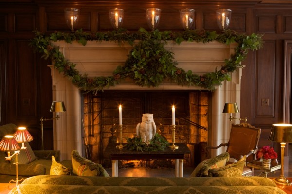 Carolyne Roehm strung the mantel at Weatherstone with balsam, boxwood and pinecones.