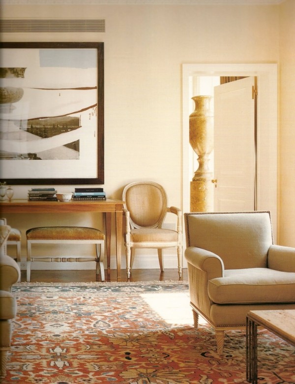 A living room designed by Jed Johnson. Photo by François Halard.