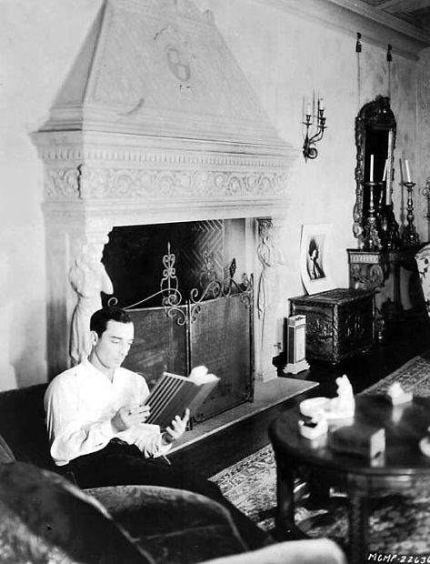 buster-keaton-reads-at-home_opt