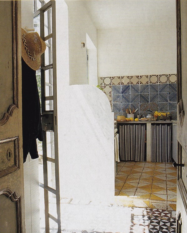 Nicola del Roscio-Gaeta-Italy-Cy Twombly-The World of Interiors-June 2004-Simon Upton