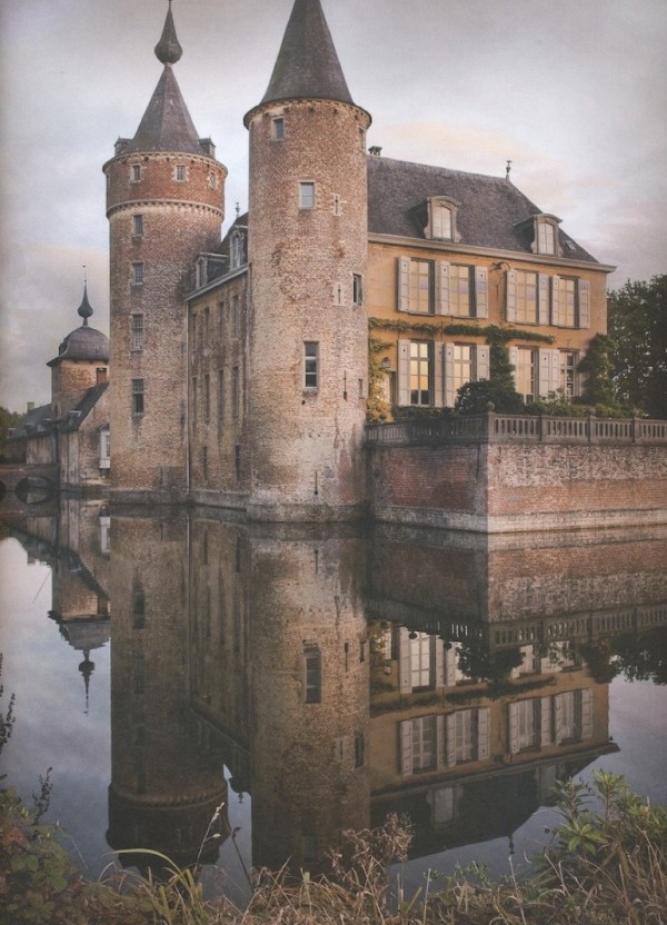 Axel Vervoordt-’s-Gravenwezel-Castle-Belgium-Elle Decoration "Country"issue-Winter 2015-Michael Paul