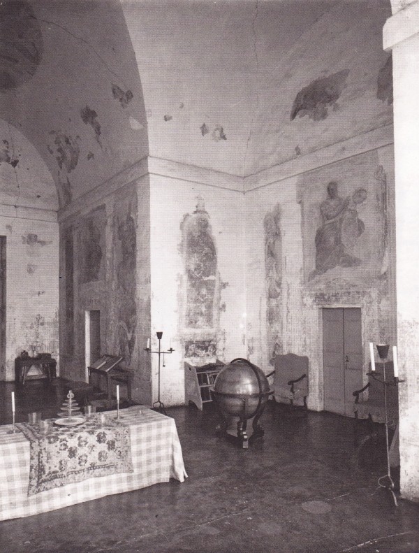 central hall-la malconenta-bertie landsberg-1930's-photo by osvaldo boehm