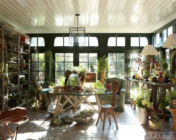 Melinda Ritz-garden room-Elle Decor-May 2012-William Abranowicz